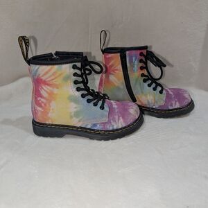 Dr. Martens Kids 11 Rainbow Tie Dye Lace-Up Boots
